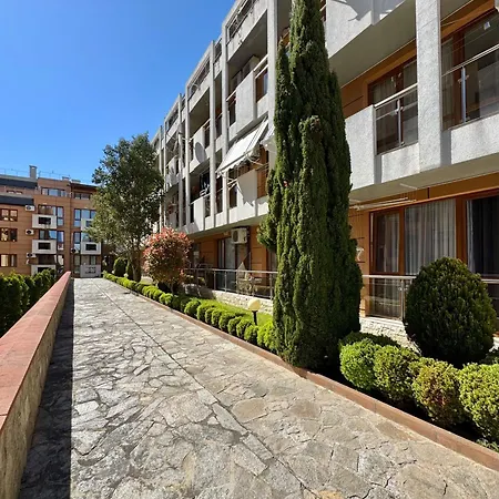 Sea Breeze With Balcony 250 Metres For The * Sveti Vlas