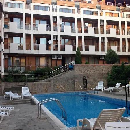 Apartment Sea Breeze With Balcony 250 Metres For The Sveti Vlas